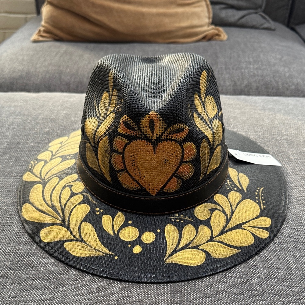 NWT HAND PAINTED SUN HAT 👒